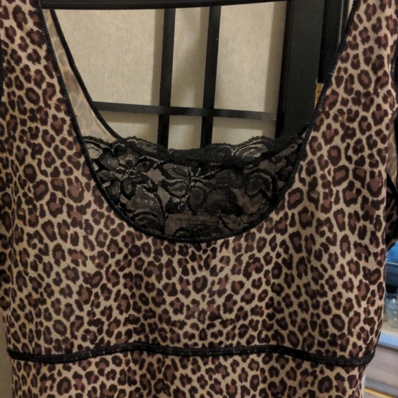Sexy leapord print mini dress NWOT - Picture 2 of 2